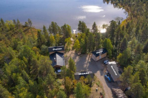 Hirsi - The White Blue Wilderness Lodge